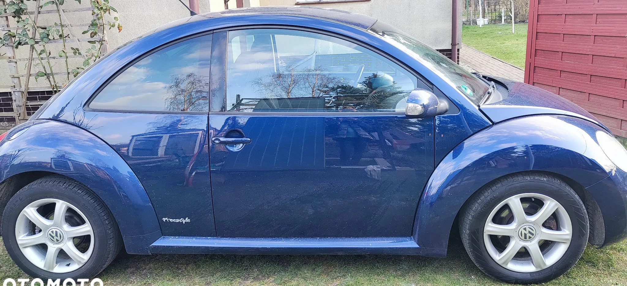 Volkswagen New Beetle cena 15900 przebieg: 253200, rok produkcji 2010 z Głogów małe 79